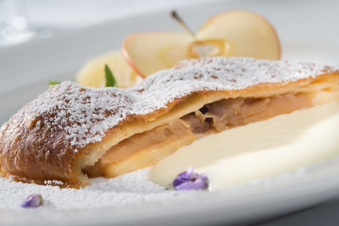 Hotel SCHLOSS SEGGAU - Apfelstrudel Schloss Seggau