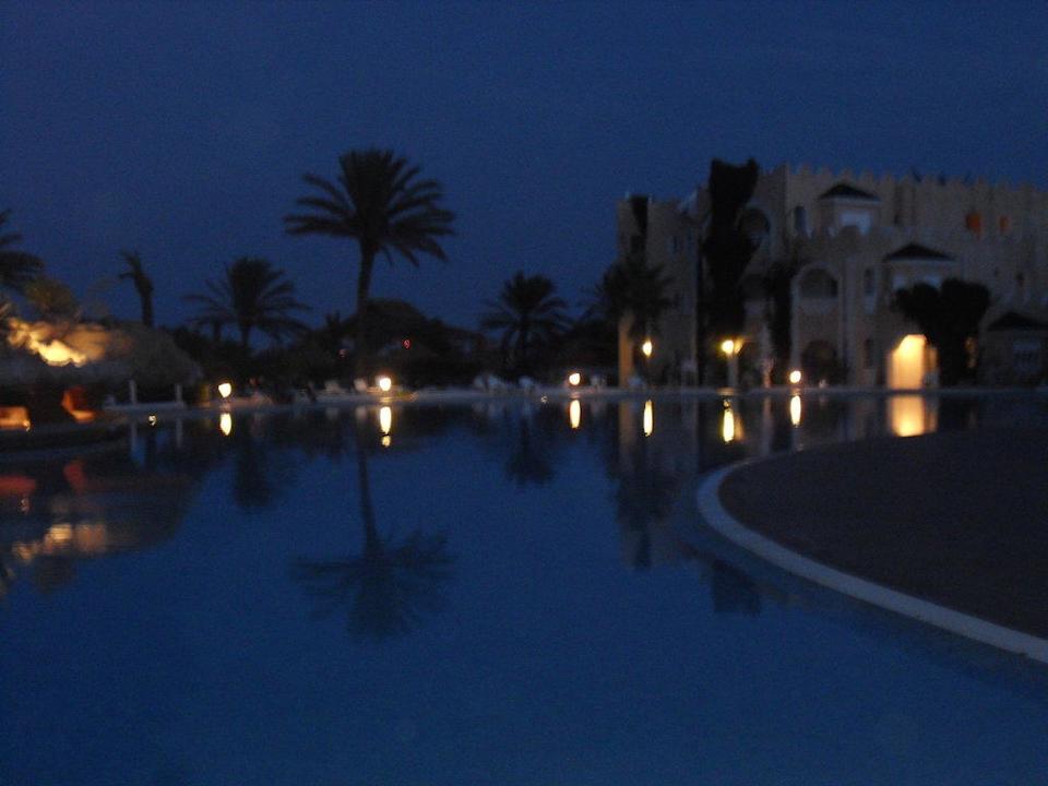 Ausblick bei Nacht Mahdia Beach & Aquapark