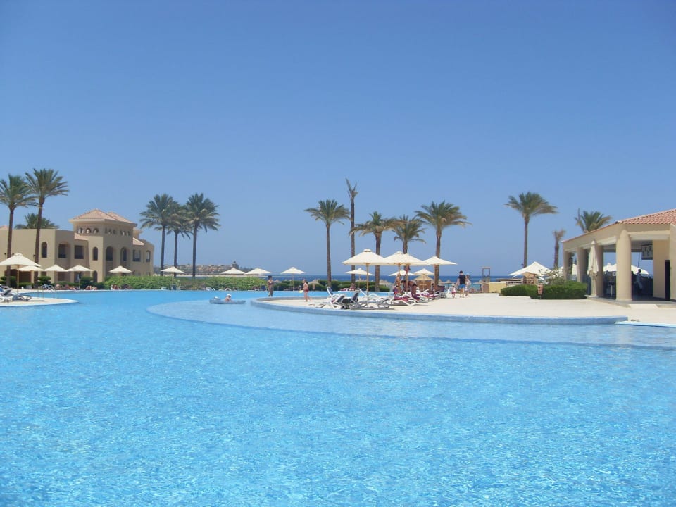 Pool an der Poolbar mit Meerblick Cleopatra Luxury Resort Makadi Bay