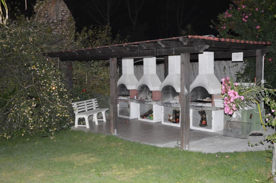 Plac do grillowania Hotel Green Village Resort