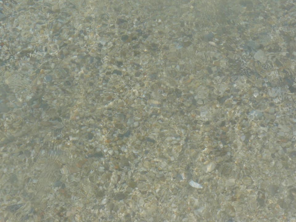 Krystalicznie czysta woda w morzu Kleopatra Celine Hotel