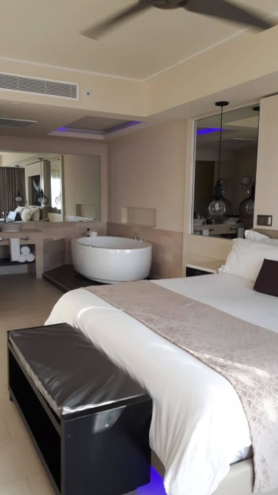 Pokój Royalton CHIC Punta Cana