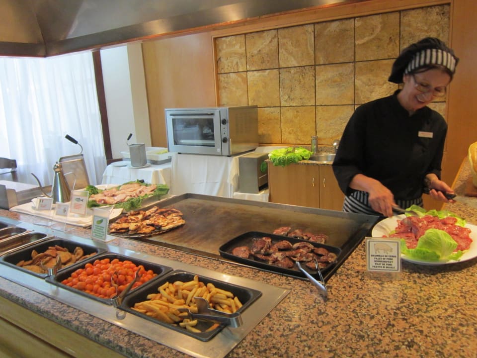 Frisch gebraten: Fisch und Fleisch Hotel HM Gran Fiesta