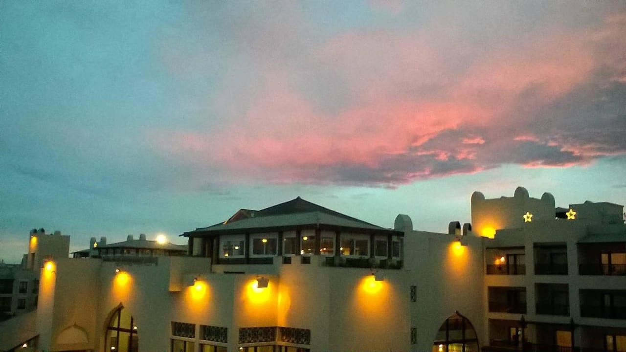 Roof top restuarant and bar Steigenberger Aqua Magic