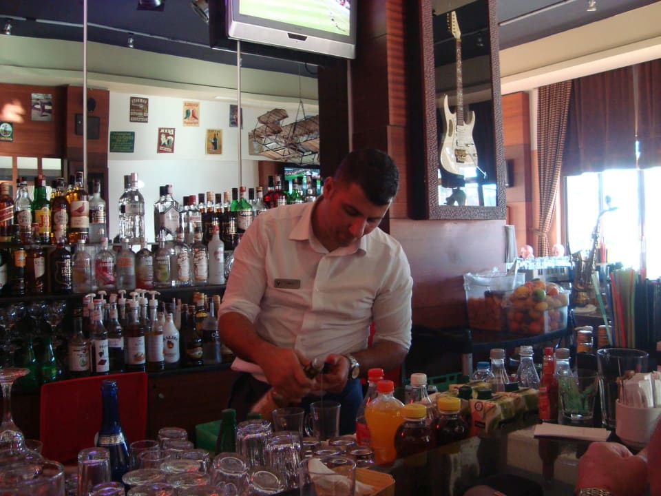 Ferdi in der Planet Bar Voyage Belek Golf & Spa