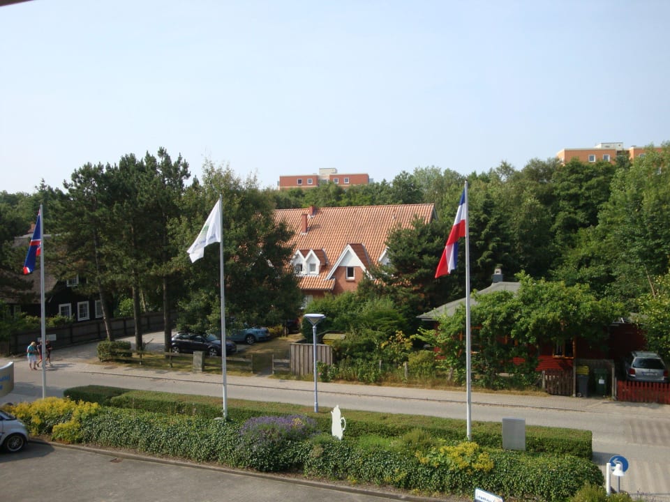 Blick vom Zimmerbalkon Landhaus an de Dün Garni