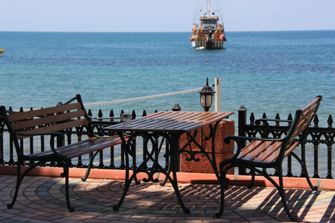 Strandbar Lonicera Resort & Spa Hotel