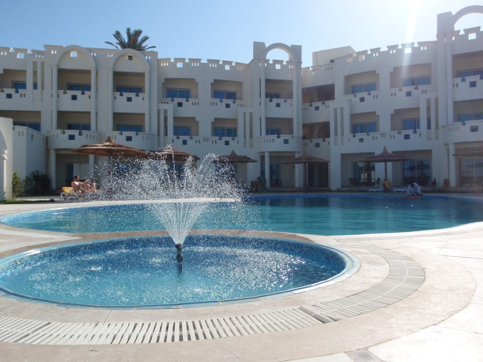 Ruhig  Coral Sun Beach