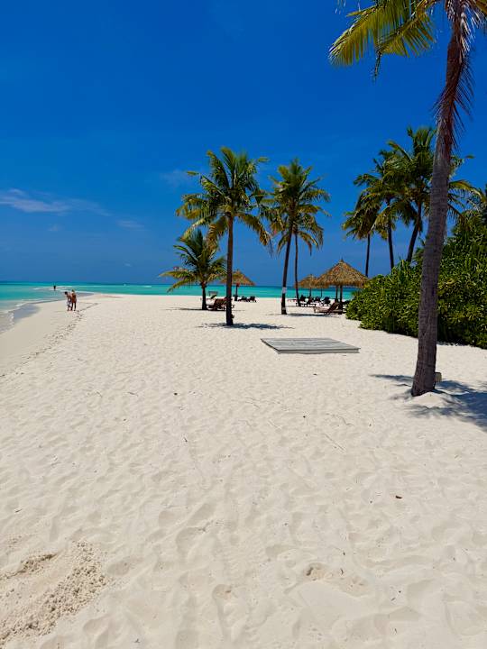 Strand Kuredu Island Resort & Spa
