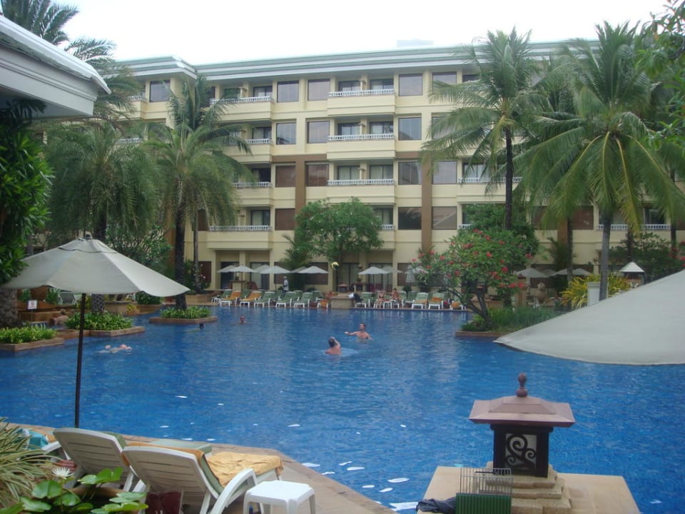 Pool Busakorn Wing Holiday Inn Resort Phuket