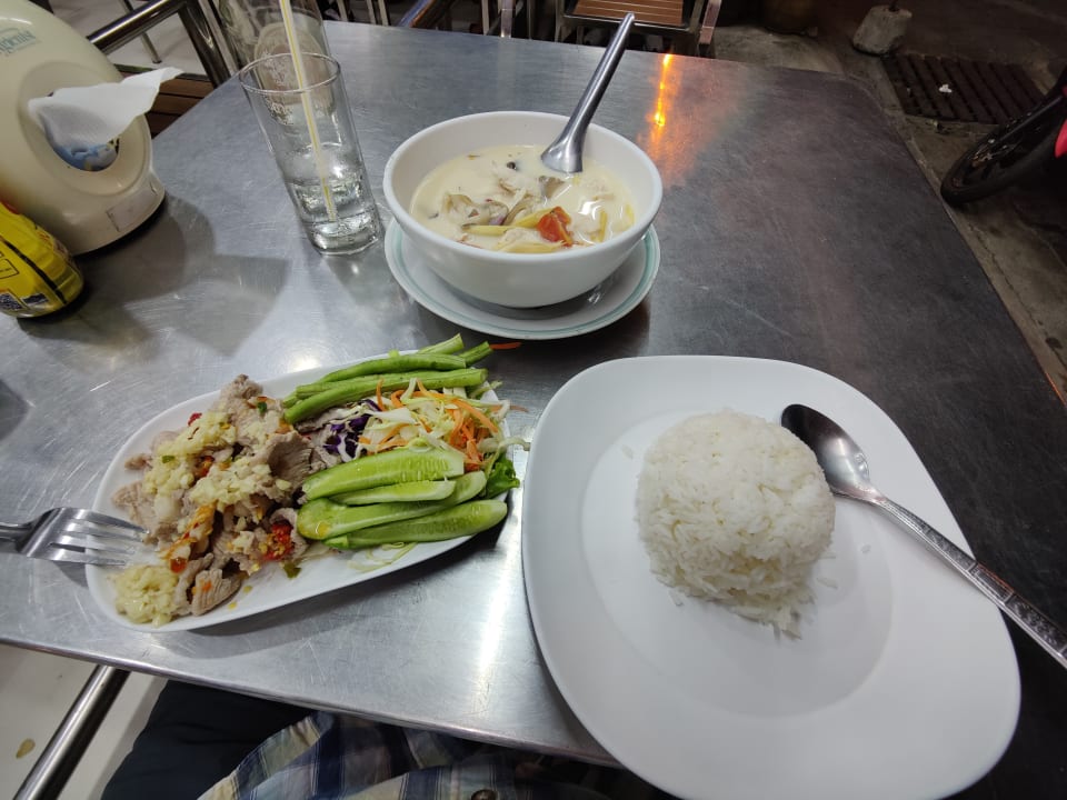 Gastro Hotel Aiyara Palace