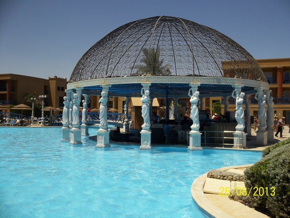 Eine super Poolbar Hotel Titanic Palace