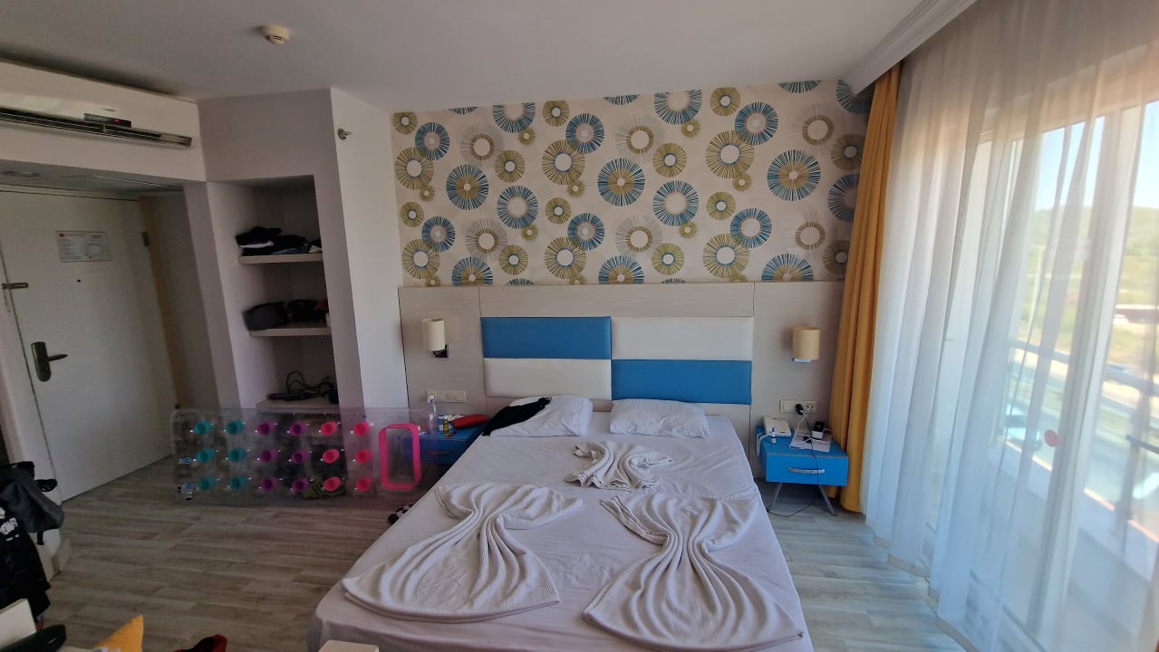 Zimmer Ramada Resort by Wyndham Side