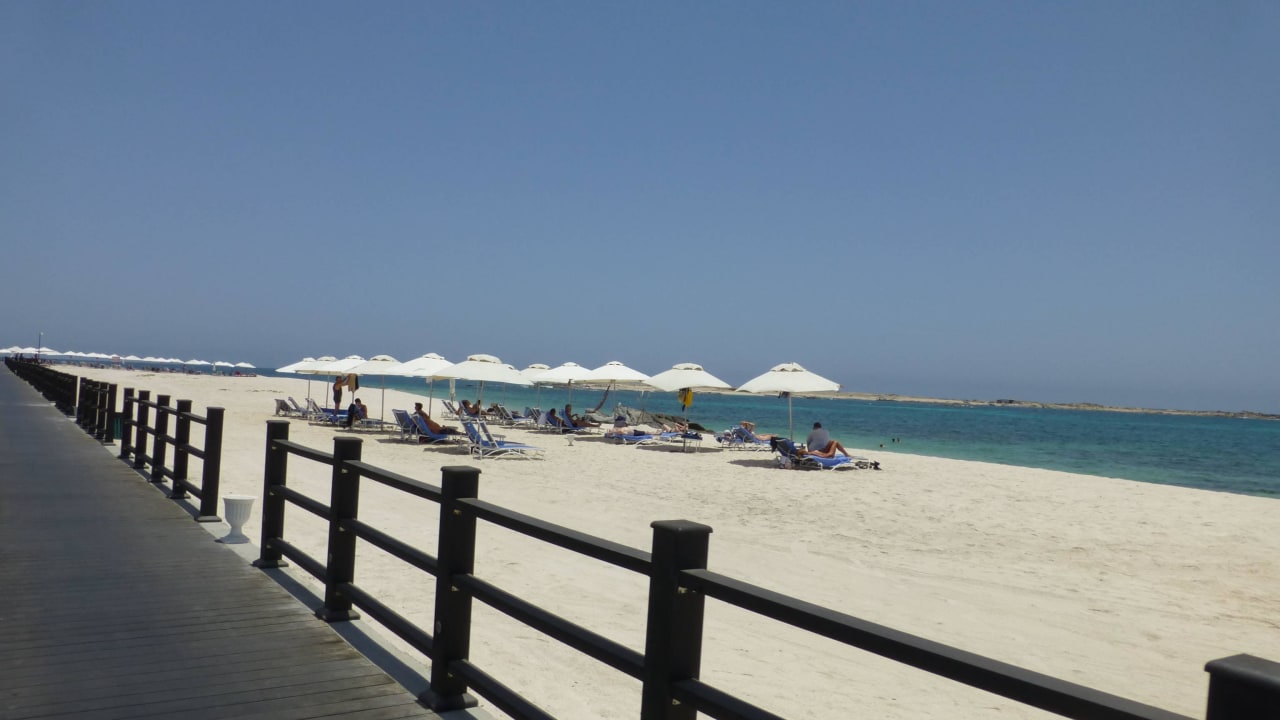 Weg zum Strand Wyndham Garden Salalah Mirbat
