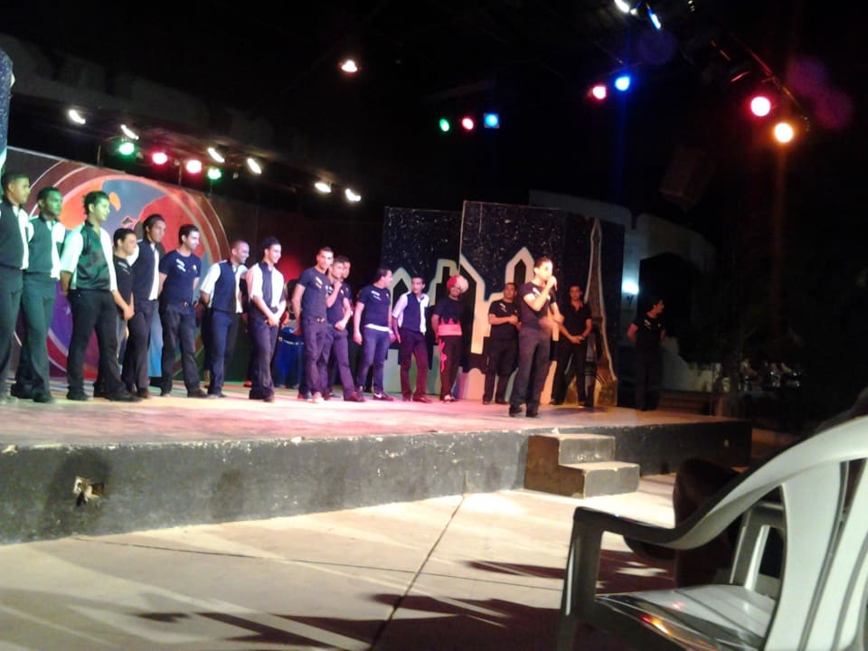 Abendshow mit der ganzen Mannschaft der Männer Hotel Fiesta Beach Djerba