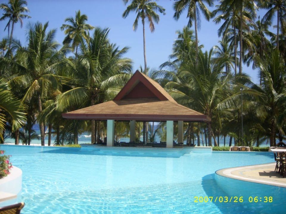 Poolbar Henann Resort