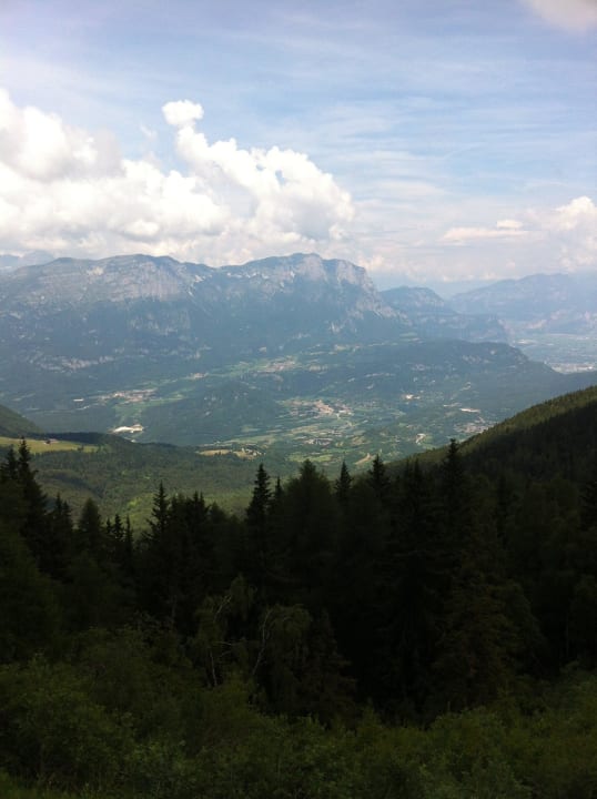 Aussicht von Vason ins Tal  Hotel Alpine Mugon