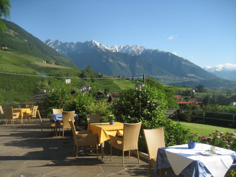Ausblick von Terrasse sowie von allen Doppelzimmern Paulus Apartments