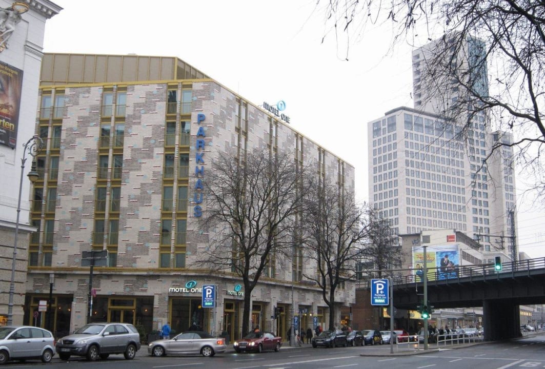 Street view Motel One Berlin Ku'Damm