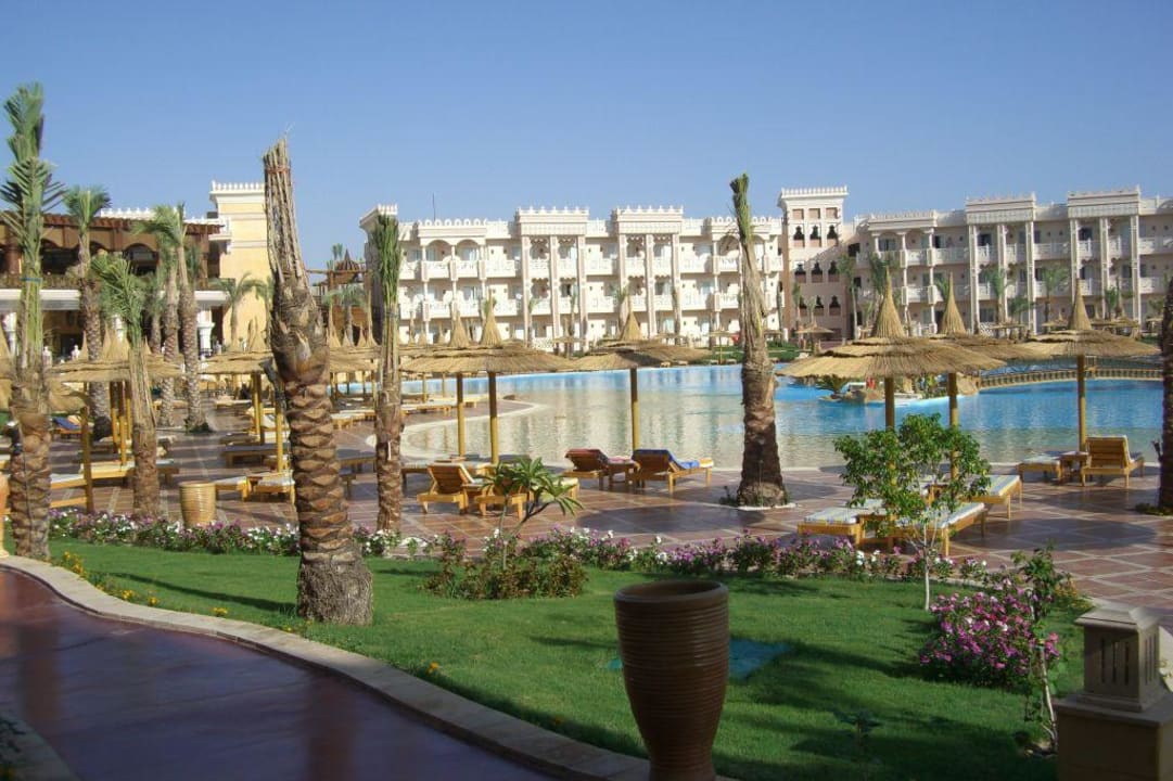Rechte Poolseite Pickalbatros Palace Resort