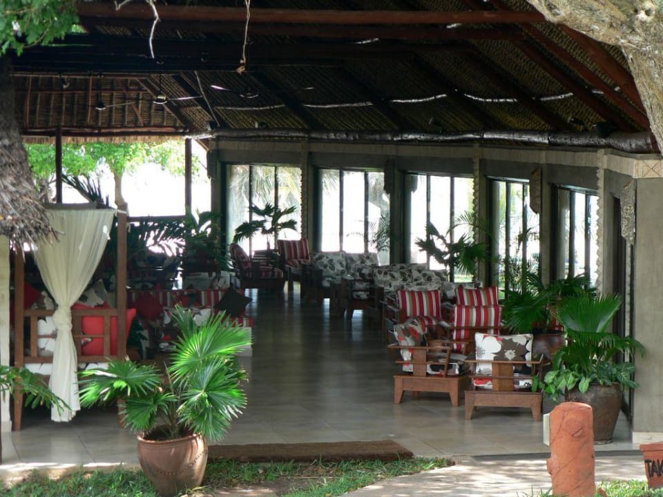 Swahili Lodge im unteren Teil des Gartens Baobab Beach Resort & Spa