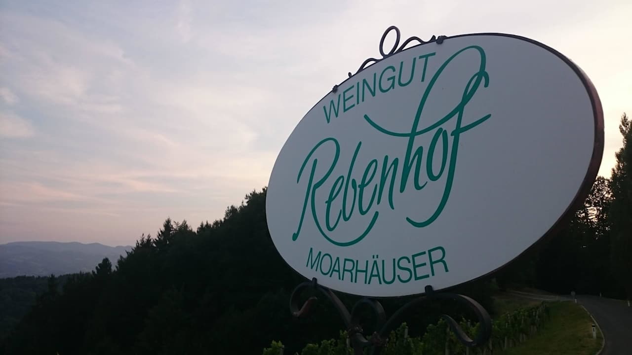 Einfahrt Pension Weingut Rebenhof Moarhäuser