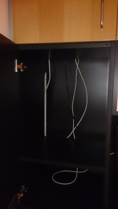 Verlegte Kabel für Jedermann zu erreichen  Hotel Zum Weissen Ross