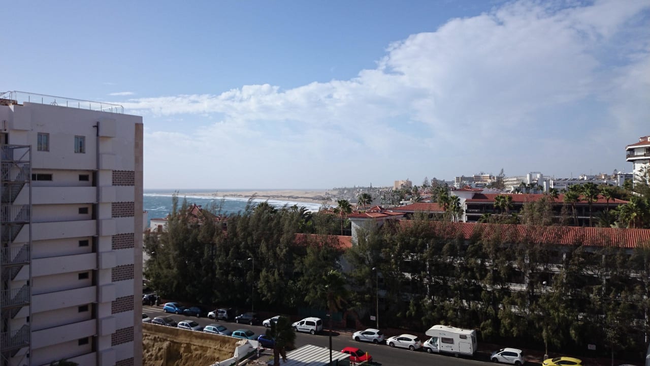 Rechts Richtung Maspalomas allsun Hotel Lucana
