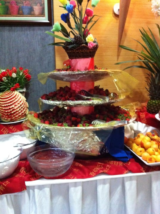 Erdbeerenbuffet Can Garden Resort