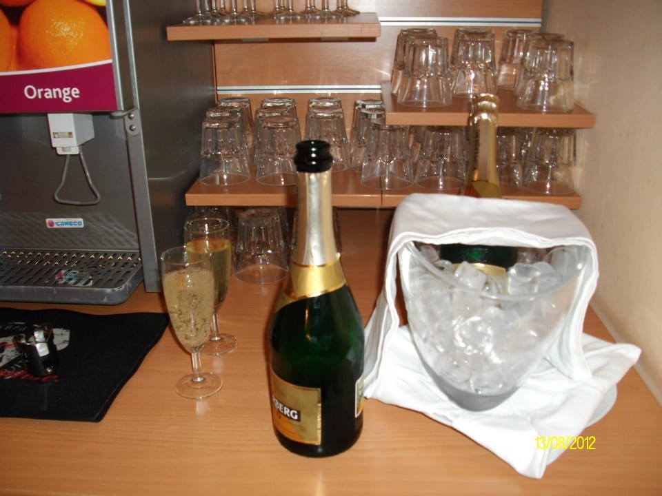 Sekt zum Frühstück Hotel Josefshof am Rathaus