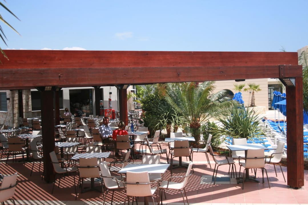 Snackbar am großen Pool Grand Hotel Holiday Resort
