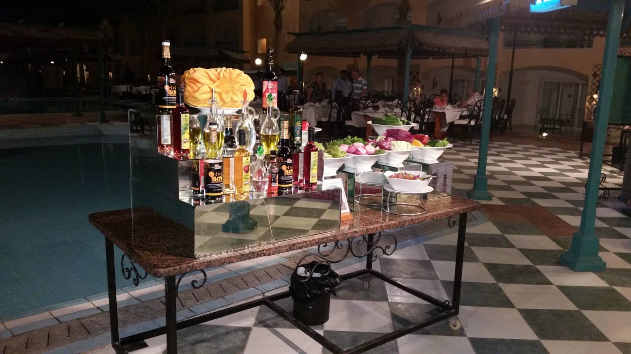 Abendessen am Pool Bel Air Azur Resort - Adults only