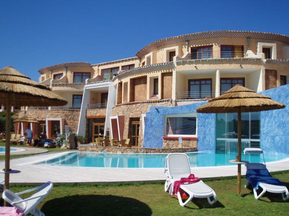 Hauptgebaeude Hotel Resort & Spa Baia Caddinas