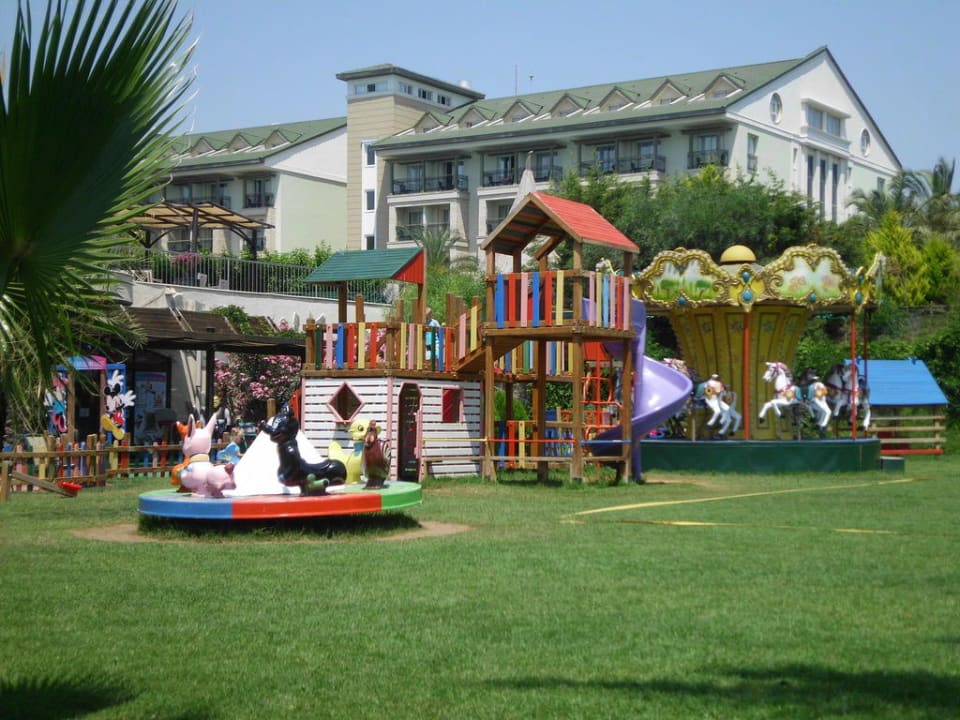 Blick auf den Kinderspielplatz und Mini-Club Hotel Turan Prince