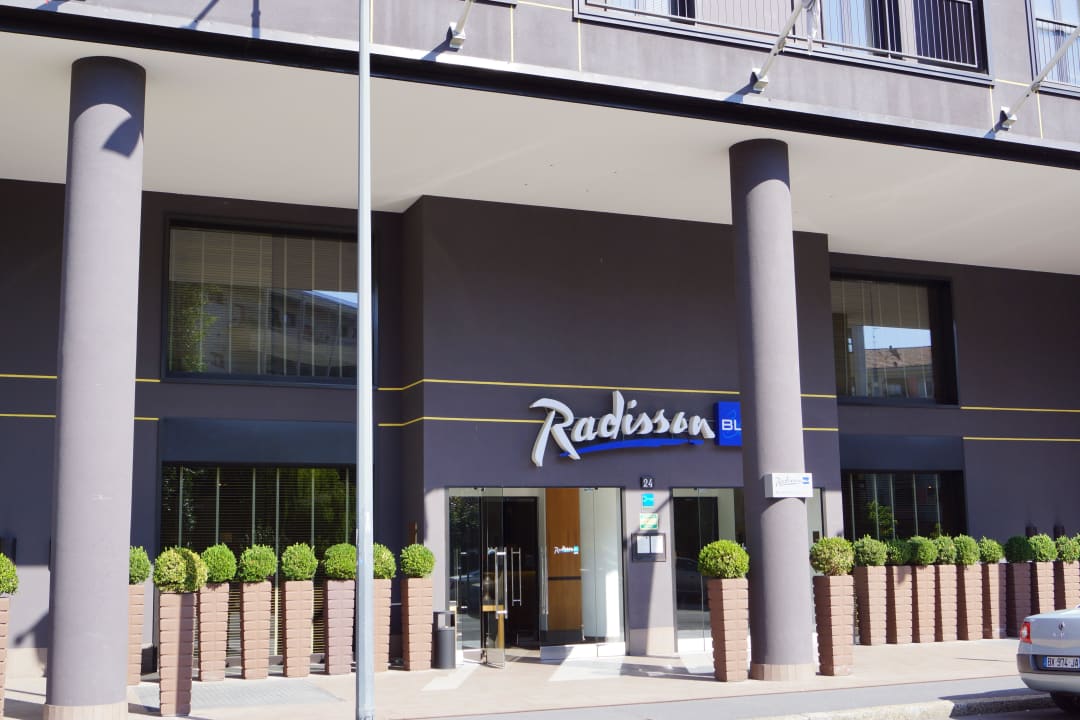 Hoteleingang Radisson Blu Hotel Milan