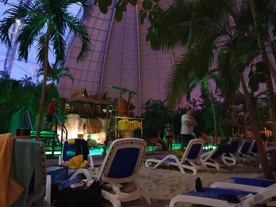 Pool Tropical Islands Resort