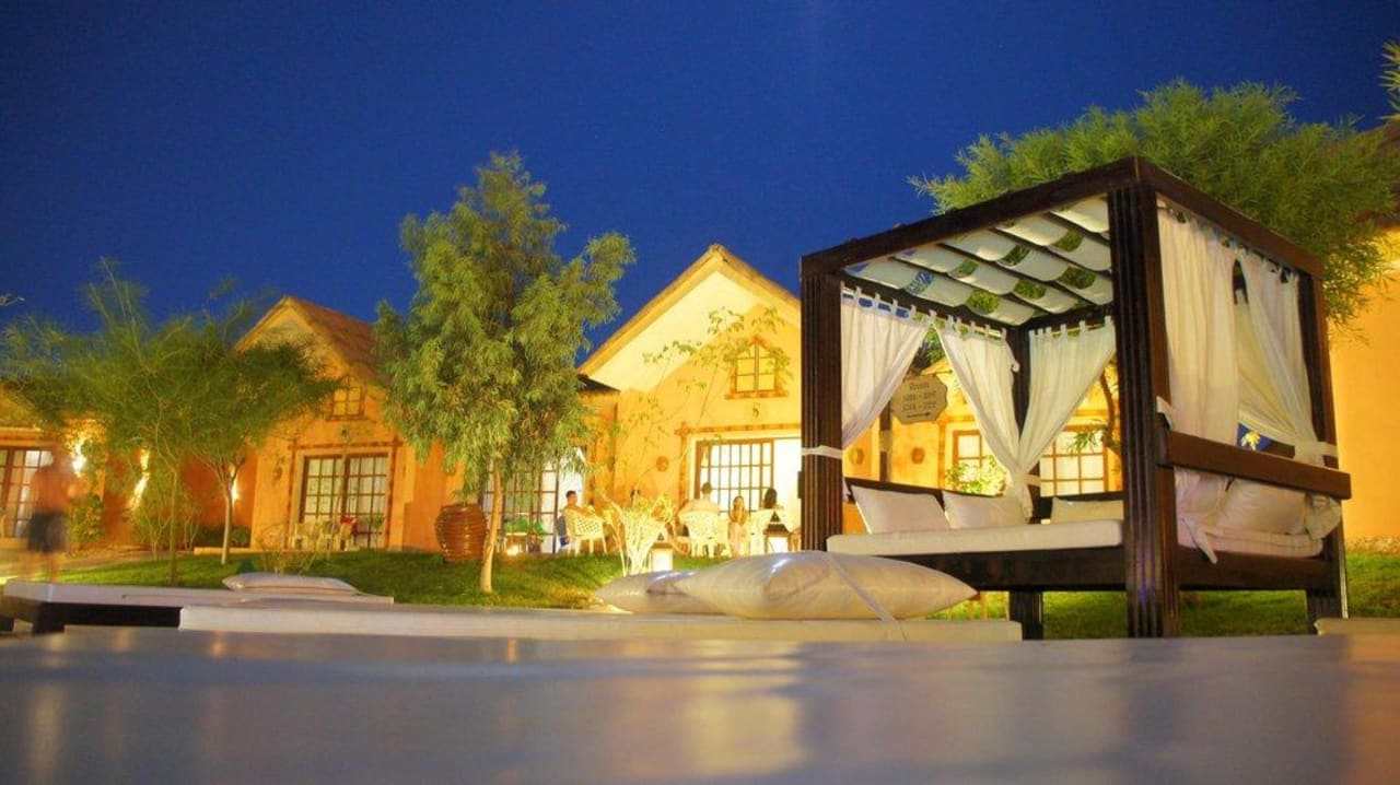 Baldachimy przy basenie Pickalbatros Jungle Aqua Park Resort - Neverland Hurghada