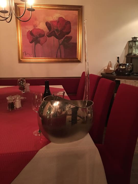 Top Weine, top serviert - leergetrunken DER GREIL Wein & Gourmethotel