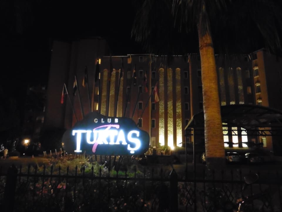 Das Turtas bei Nacht Club Turtas Beach Hotel