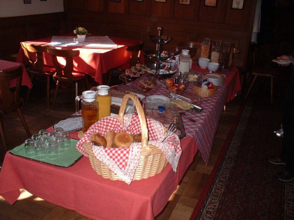 Frühstückbuffet von links Gasthof Butz