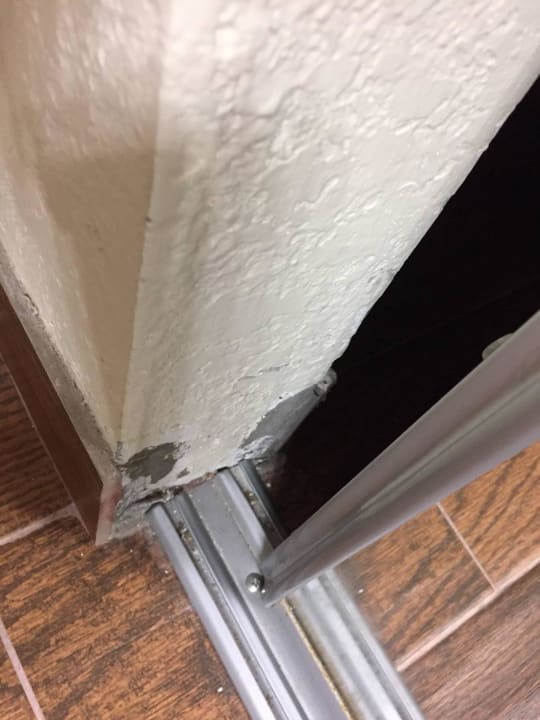 Wand alles voller Macken Ramada Tampa Airport Westshore