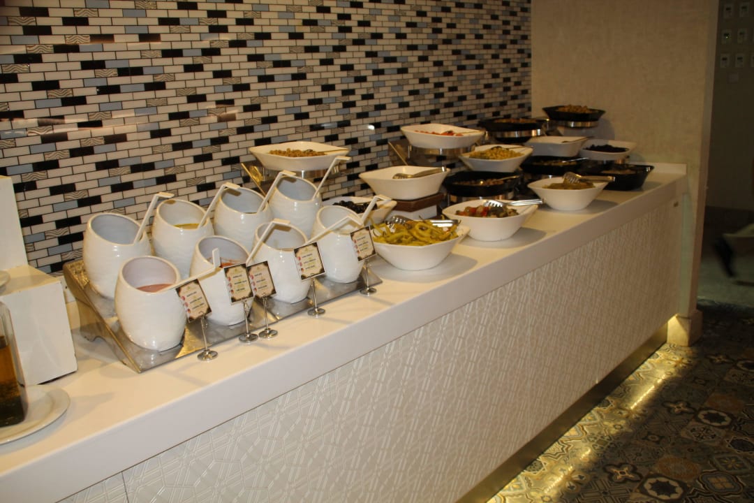 Lecker Royal Taj Mahal Hotel