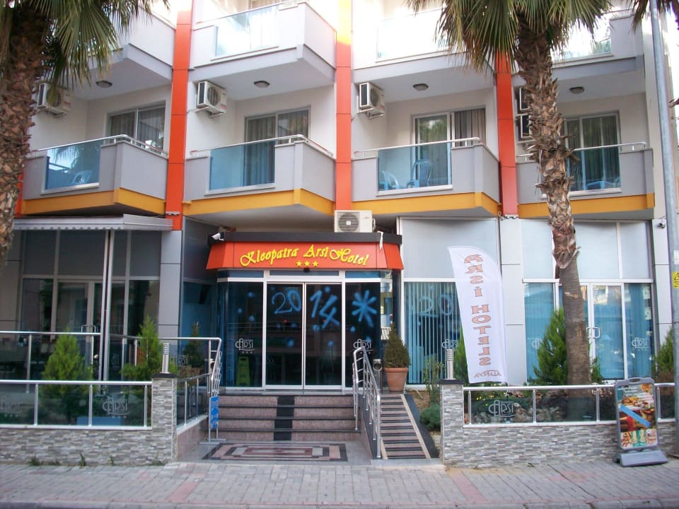 Eingang Hotel Kleopatra Arsi Hotel