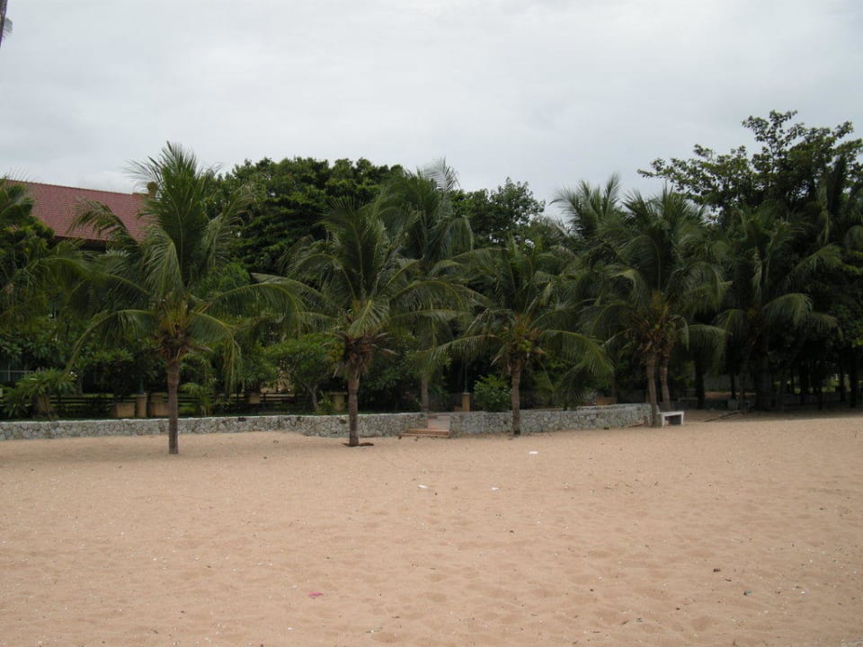 Strand vor dem Hotel Hotel Bella Villa Cabana
