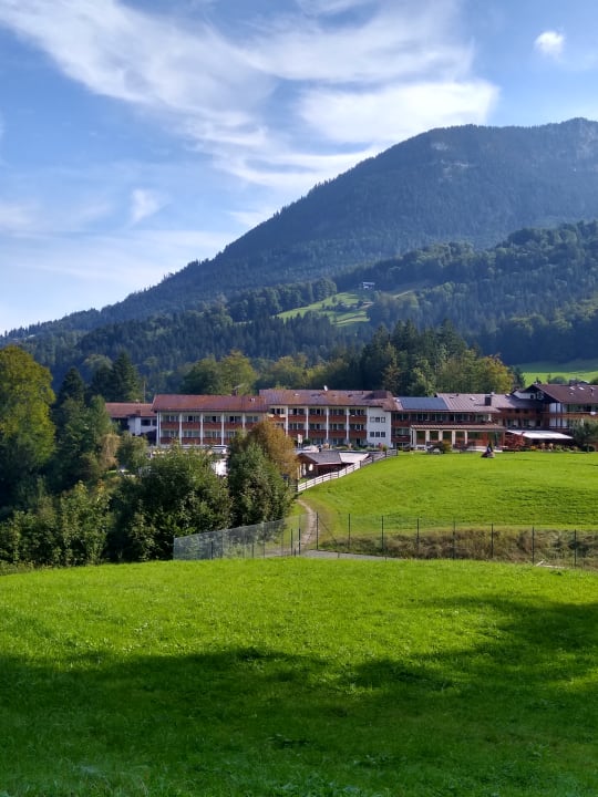 Außenansicht Alm- & Wellnesshotel Alpenhof