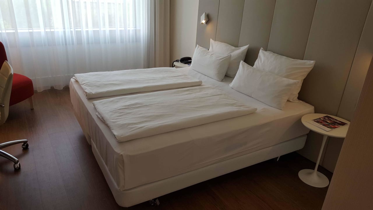 Gut ausgestattetes Doppelzimmer NH Collection Köln Mediapark