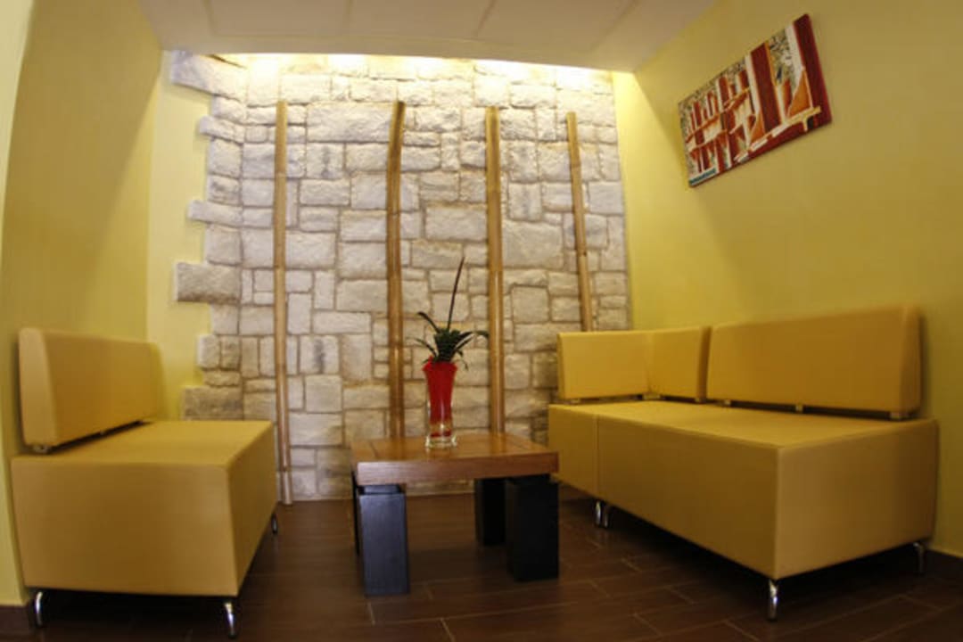 Green Banana Lounge Casa Luis Apartments