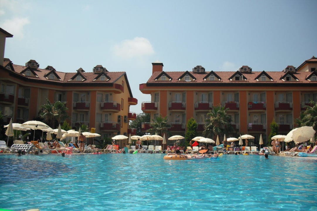 Der Pool Hotel Orfeus Park