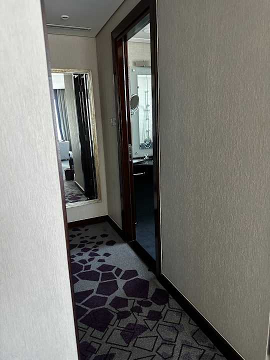 Zimmer Rose Rayhaan by Rotana