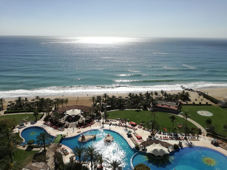 Außenansicht Hotel Le Meridien Al Aqah Beach Resort